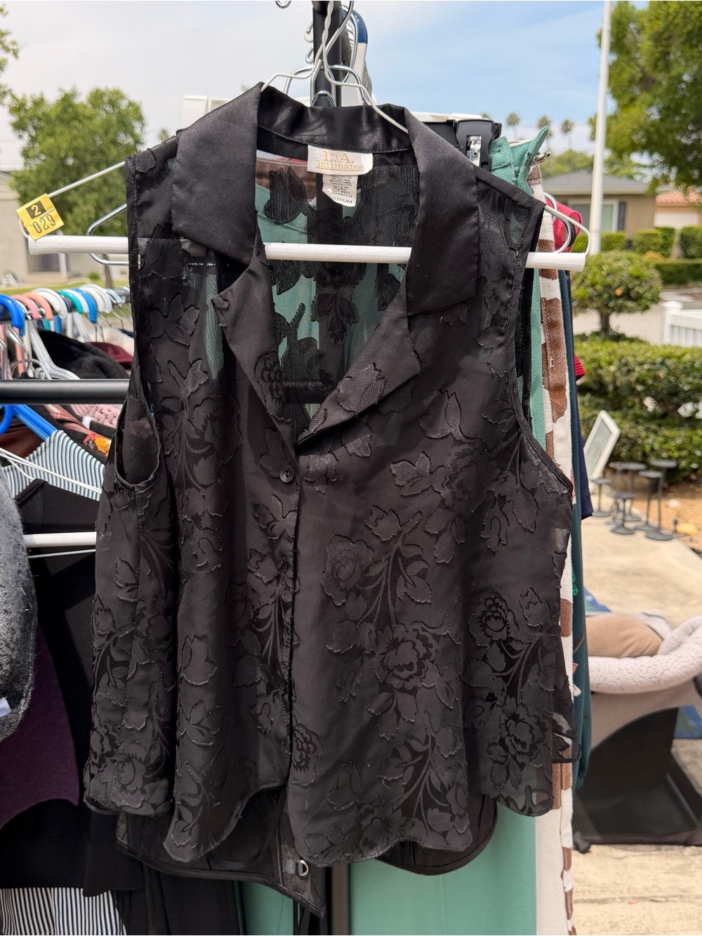 Black Floral Jacquard Sleeveless Button-Front Top